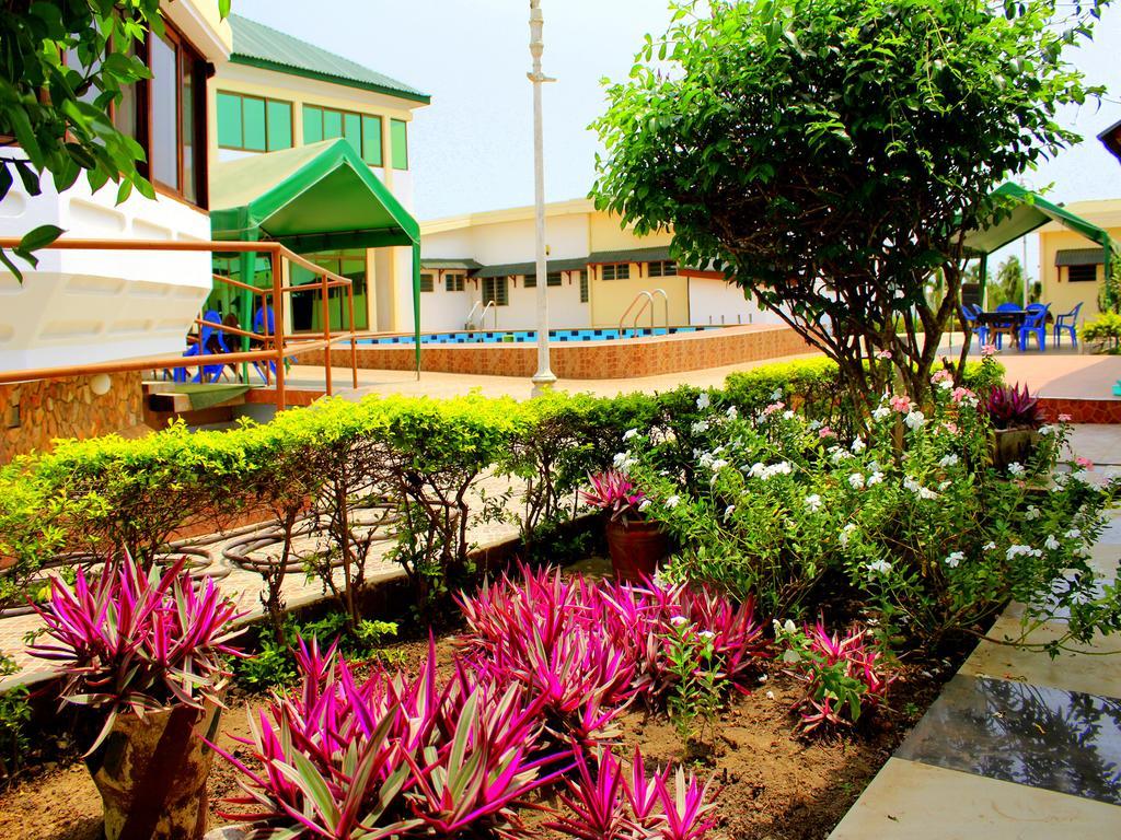 Hotel Loreto Cape Coast Dış mekan fotoğraf