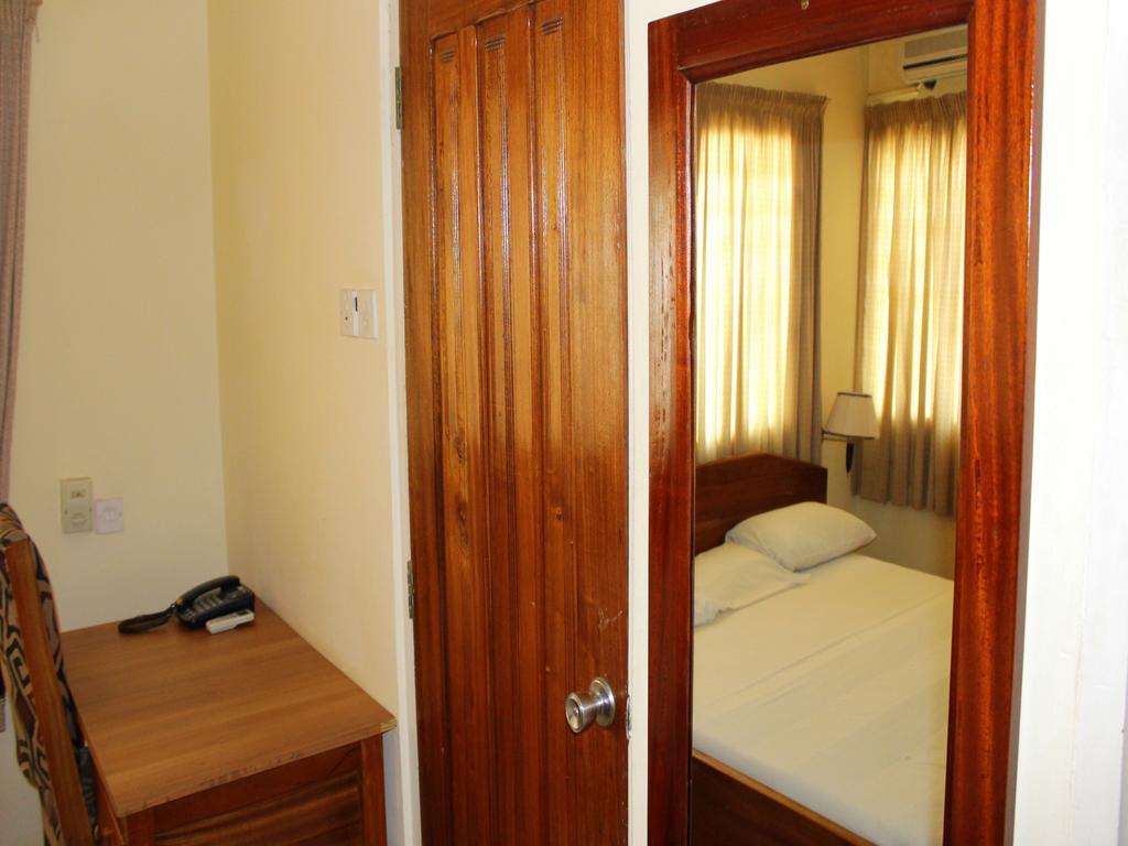Hotel Loreto Cape Coast Dış mekan fotoğraf